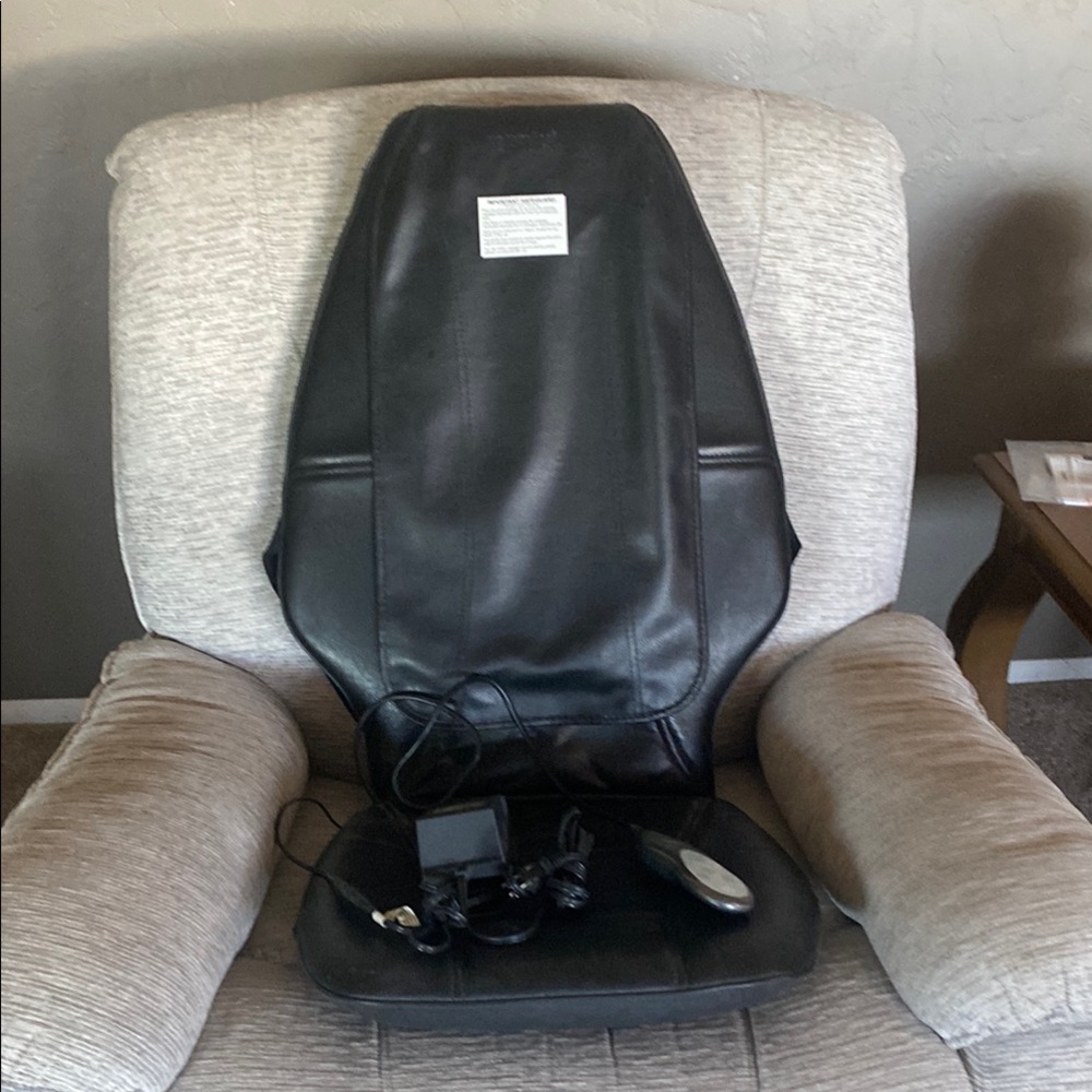Homedics Black Massage Cushion with Remote
